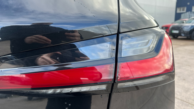 BMW 2 Series 220i MHT M Sport 5dr DCT Petrol Hatchback